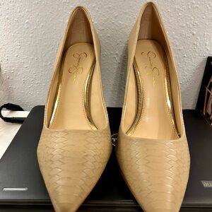 Jessica Simpson Beige Textured Pointed-Toe Pumps